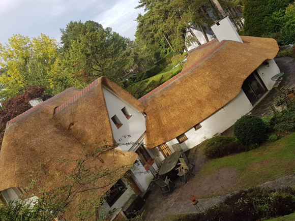 Réparation et rénovation des toits de chaume
